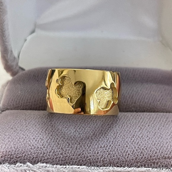 Gold tone stainless steel teddy bear wide band ring - Picture 3 of 12